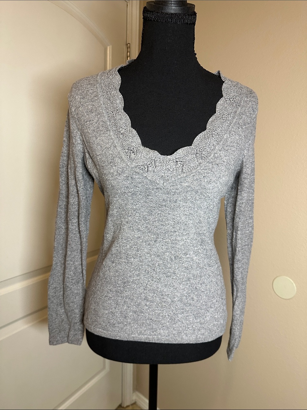 Ann Taylor Gray Scalloped V-Neck Sweater